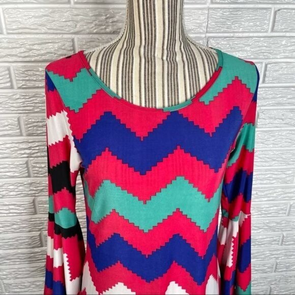 Miss a Day Chevron Patterned Shift Dress Bell Sleeves Multicolored Size Small - Picture 2 of 9